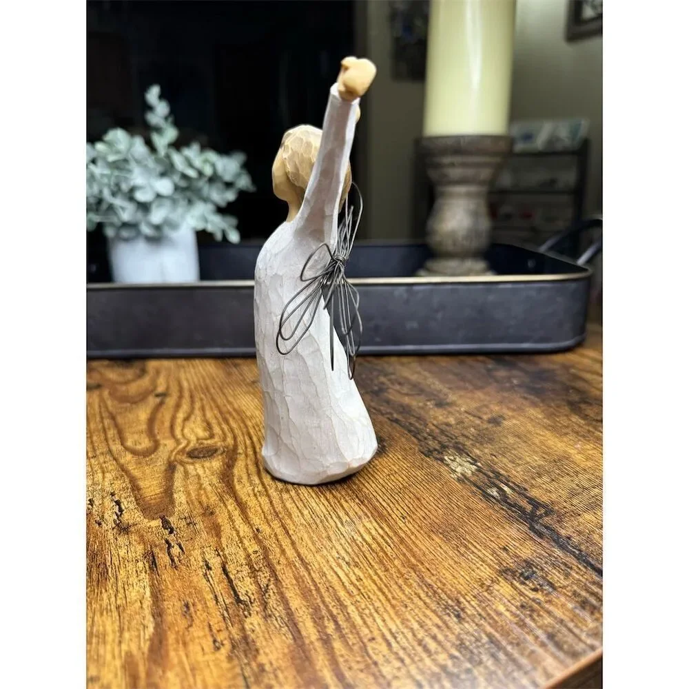 Willow Tree Courage Angel Figure 2004 Susan Lordi
